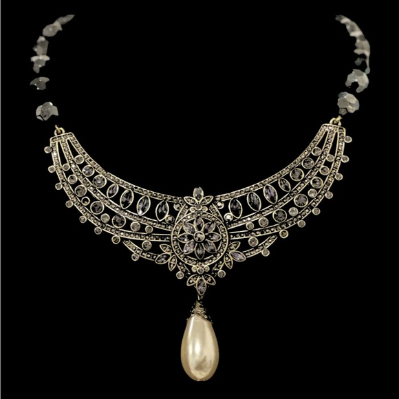 Jewelry - #80 Heidi Daus Necklace!